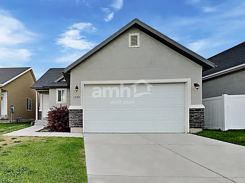 1742 E Shadow Dr Photo 1 1742 E Shadow Dr Photo 1