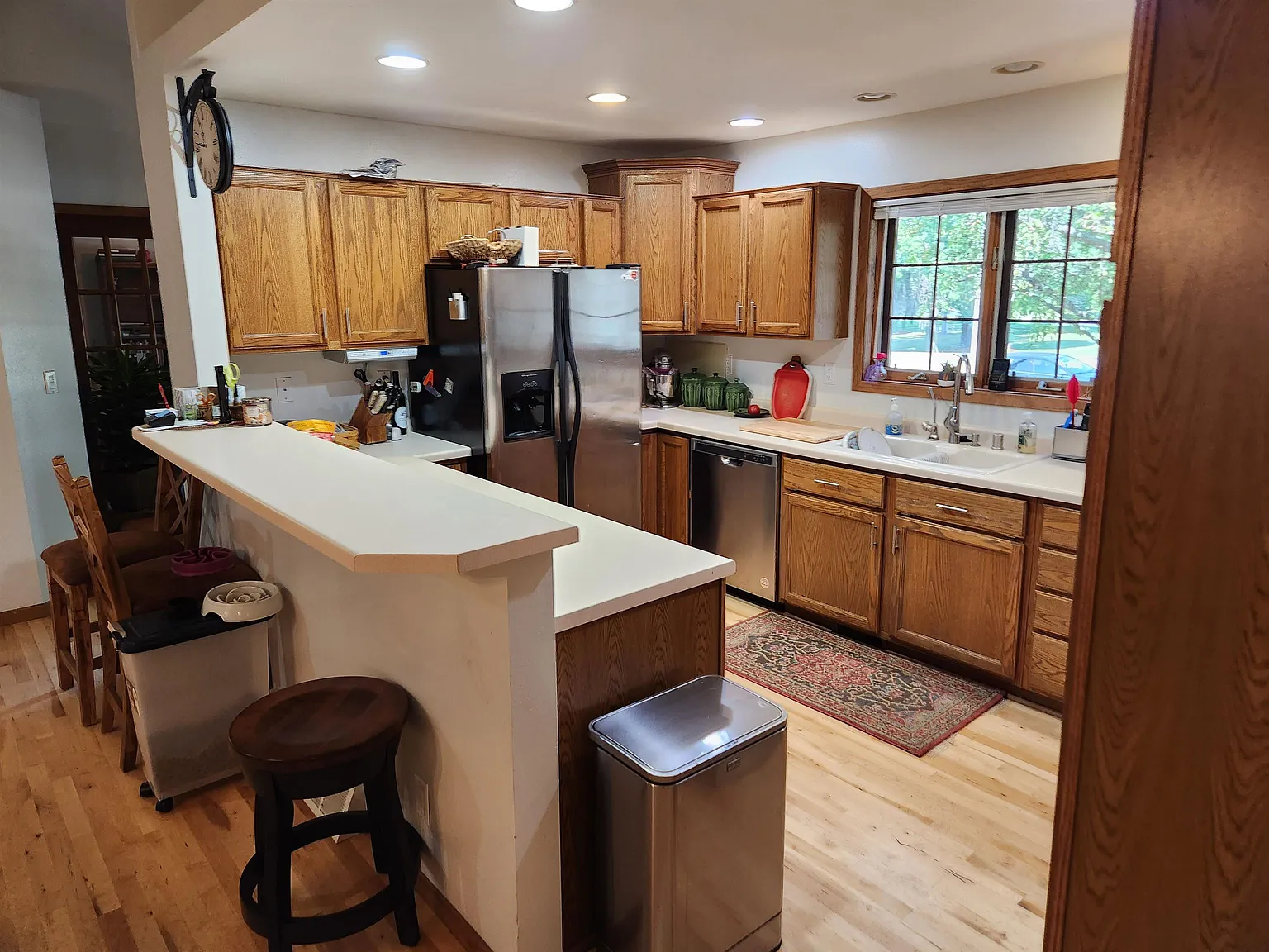 4 bed, 3.0 bath, 3000 sqft, $3,100 — Photo 3