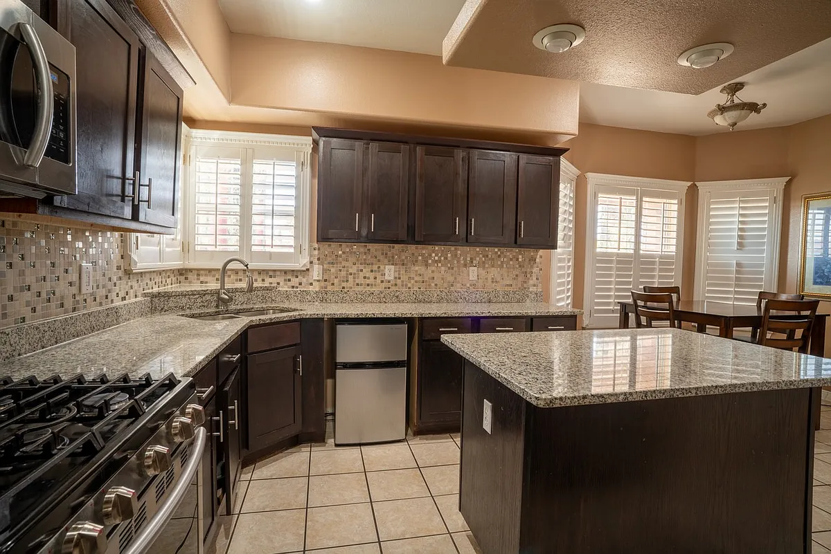 Building Photo - 12421 Tierra Encino Dr