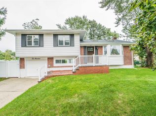 200 Haypath Rd, Old Bethpage, NY 11804