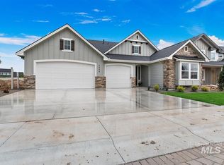 2596 E Sawtelle Peak, Saint Meridian, ID 83642