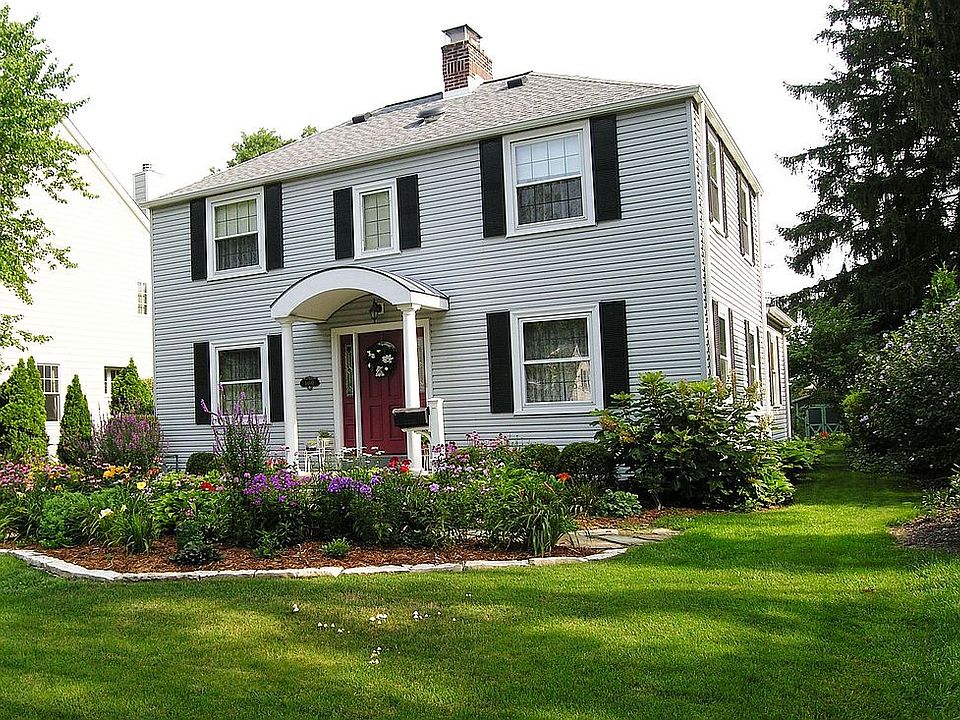 2nd image of 1690 Berkshire Rd