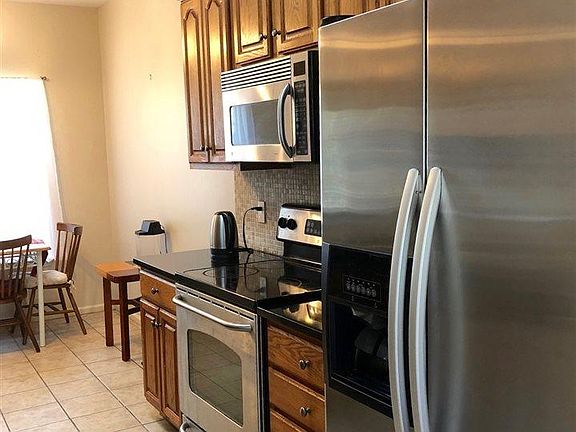 5th image of 160 Wisteria Dr