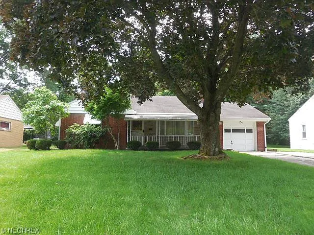 419 Tudor Ln photo 1