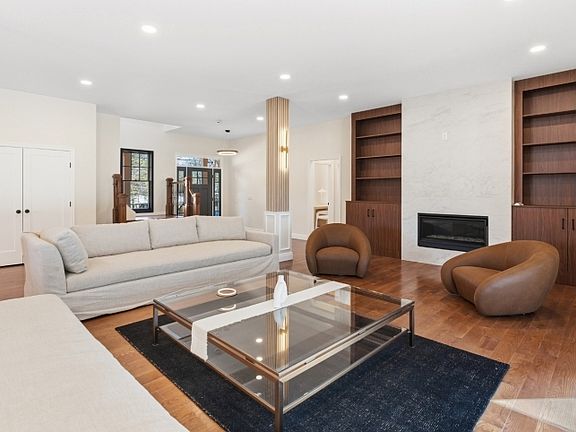 4th image of 803 Marshall Rd