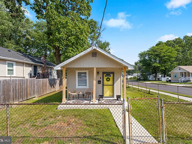 325 W Evergreen Ave — Photo 4