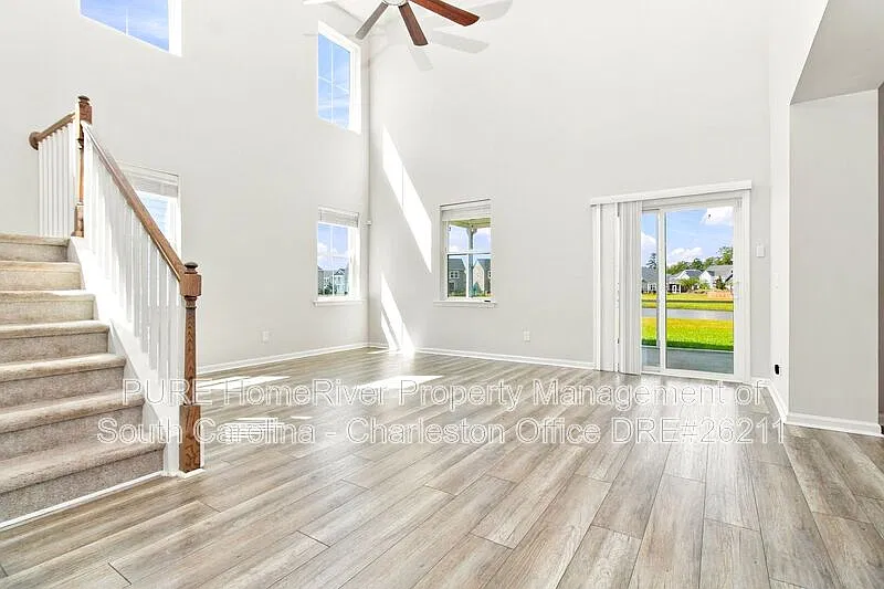 4 bed, 3.0 bath, 3587 sqft, $2,999 — Photo 4