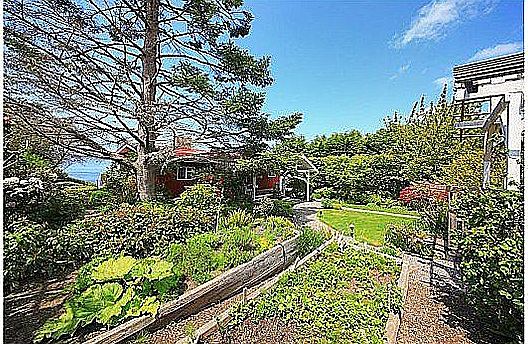 3rd image of 3412 Marine View Dr
