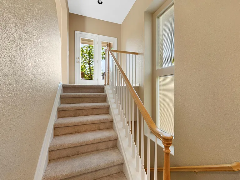 10573 Parkington Ln — Photo 4