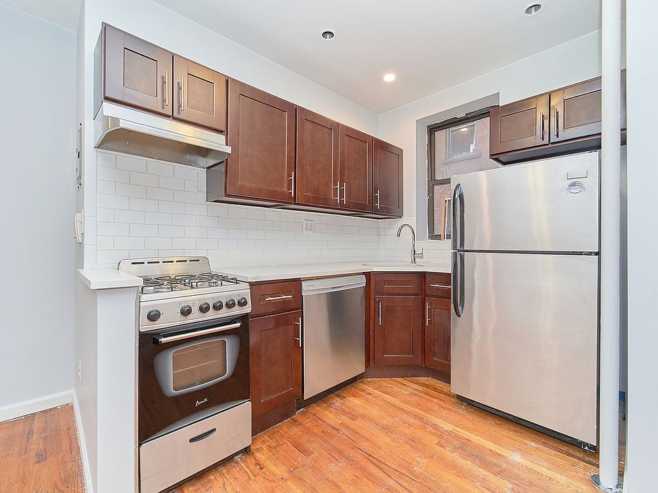 1st image of 706 Amsterdam Ave #4R