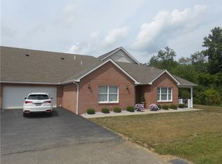 402 Stonecliff Ln, Butler, PA 16001