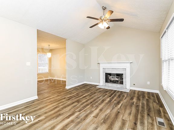 4th image of 325 Arapaho Dr