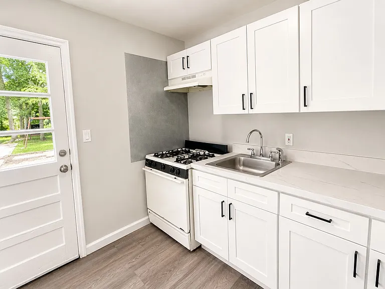 161 Lucy Rd — Photo 4