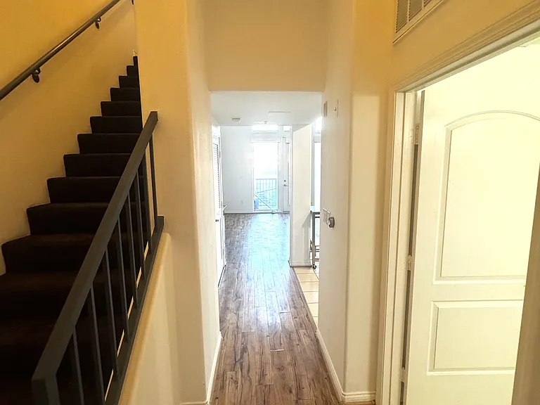 360 Avenue 26 #400 — Photo 8