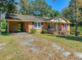 1100 Vass Rd, Spring Lake, NC 28390