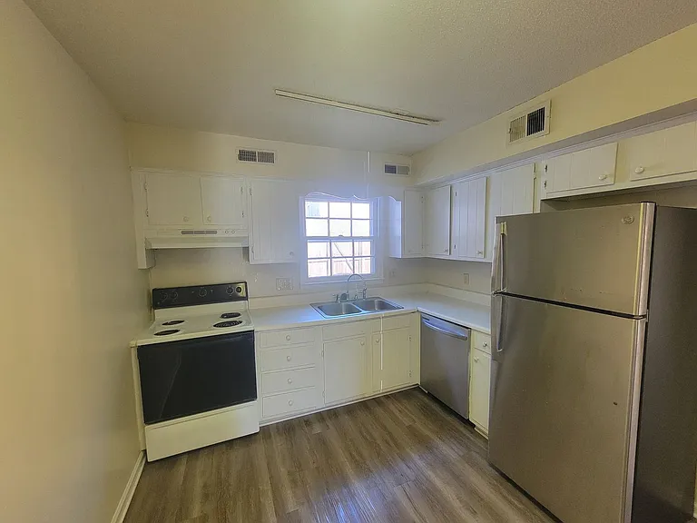 4839 Tower Rd #C — Photo 9