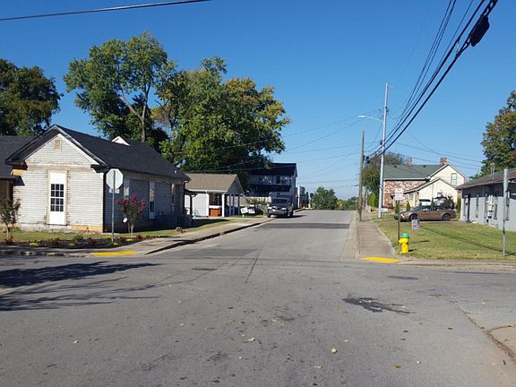 4th image of 801 Washington St