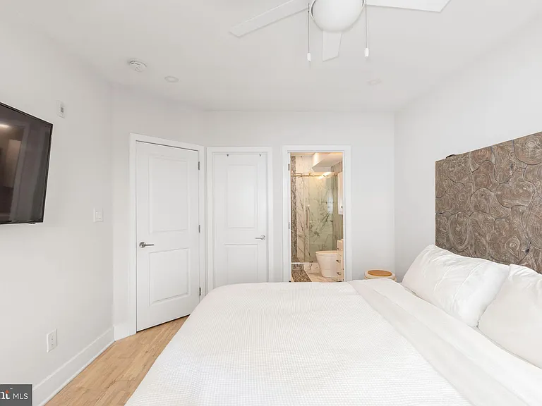 1733 Carpenter St #D — Photo 19