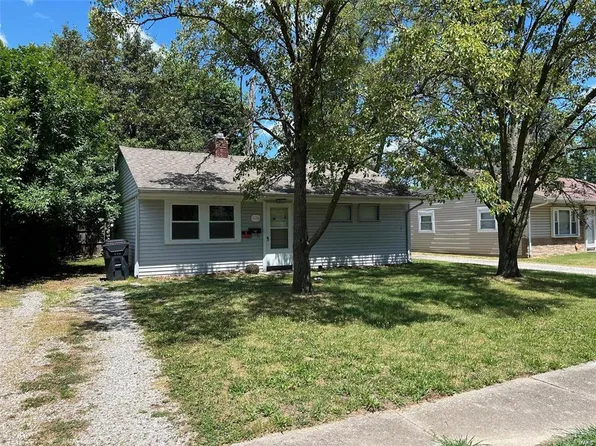 1126 Lilac Dr, Belleville, IL 62220