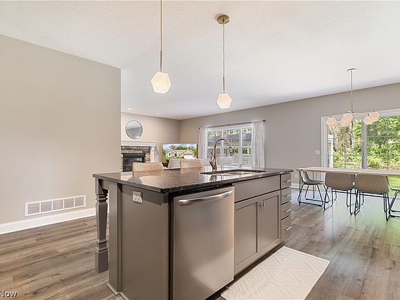 3rd image of 3693 Stratavon Dr NW