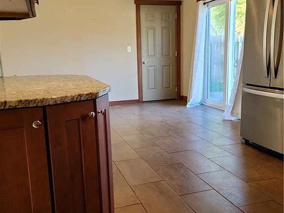 5th image of 104 Wellsley Ct