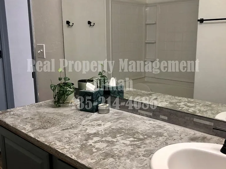 664 S 410 E #C — Photo 28