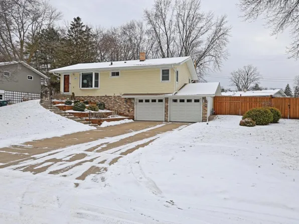 3497 Milton St N, Shoreview, MN 55126