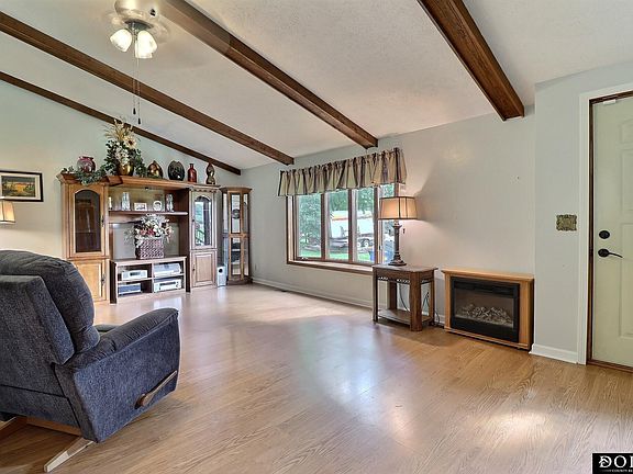 4th image of 409 11th St