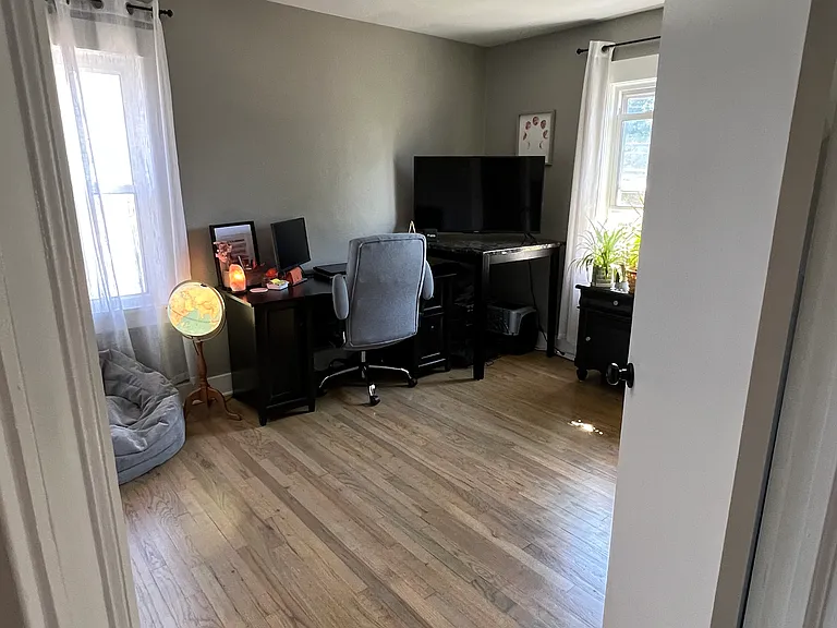 931 Falls Ave #2 — Photo 11