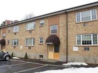 34 Dean St APT 2, Worcester, MA 01609