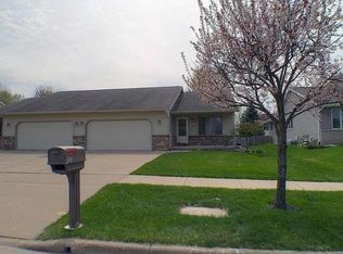 952 Streblow St, Onalaska, WI 54650