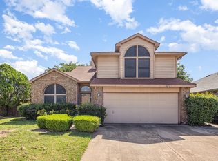 5201 Manhassett Dr, Arlington, TX 76018