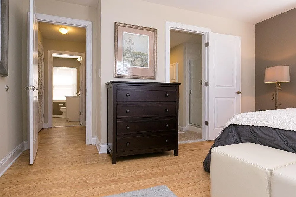 2 bed, 977 sqft, $1,500 — Photo 4