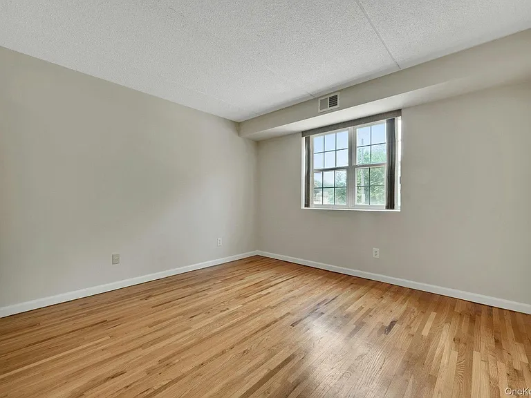 70 Lime Kiln Rd #2H — Photo 10
