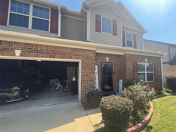2nd image of 16 Willow Trace Dr