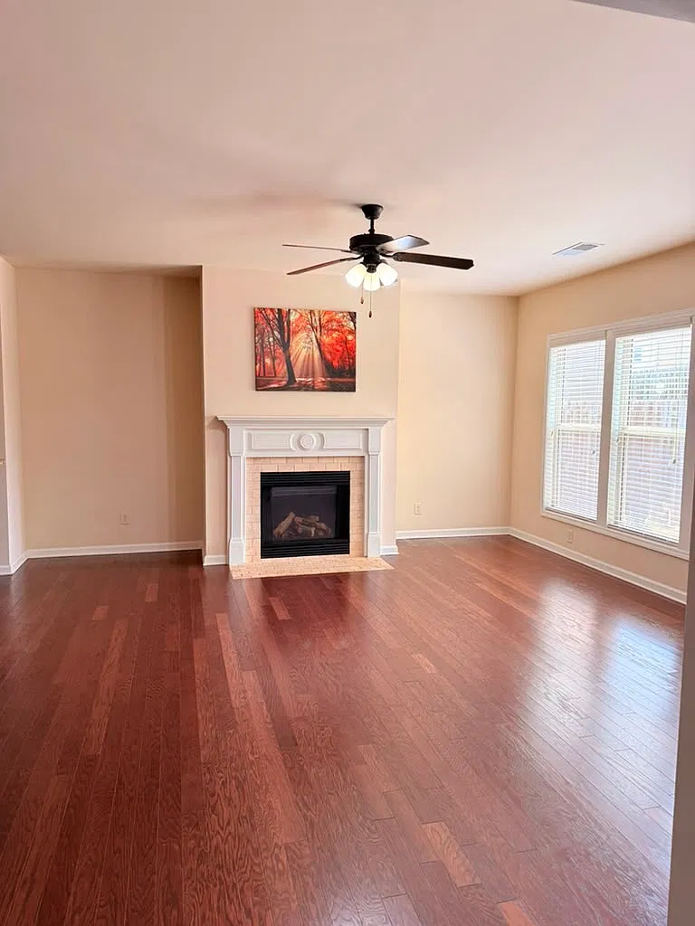 4 bed, 2501 sqft, $2,800 — Photo 4