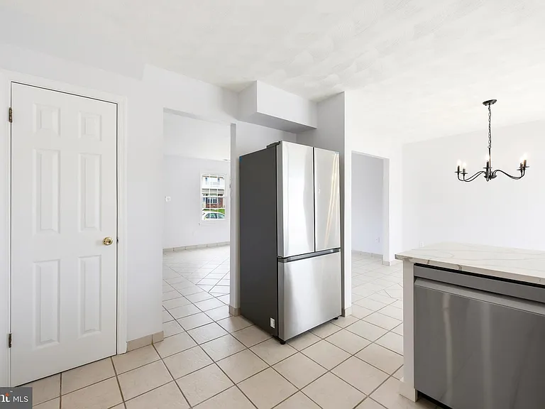 315 Catalano Ln — Photo 6