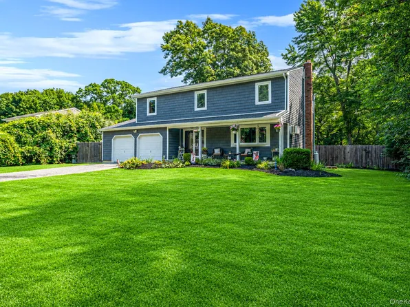 10 Turnpike Boulevard, Middle Island, NY 11953