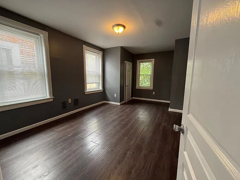 4918 Aspen St — Photo 4