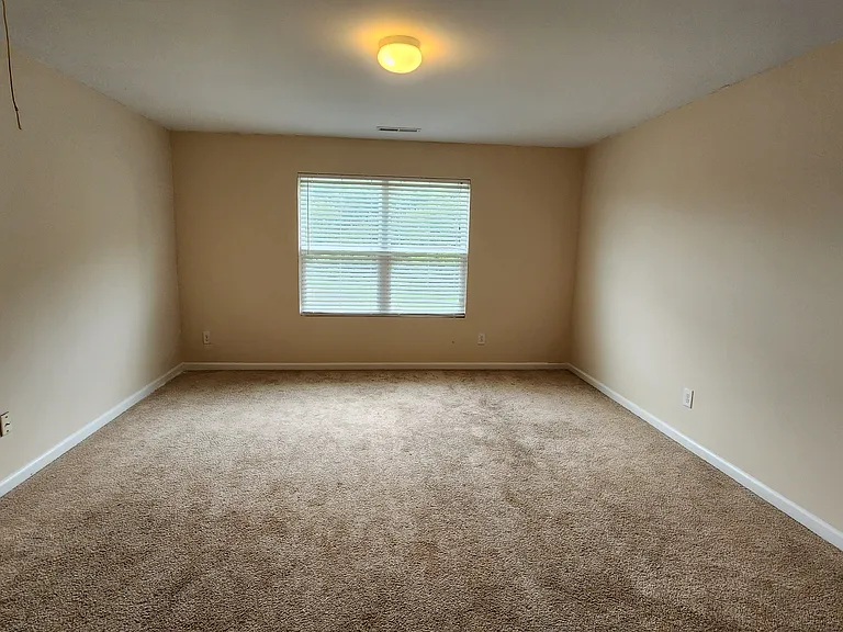 5002 Houndscroft Rd — Photo 7