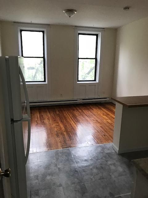 2nd image of 712 Adams St