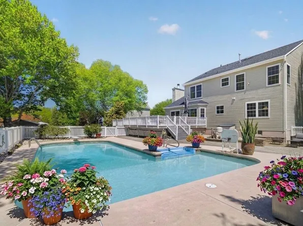 15 Annie Ln, Robbinsville, NJ 08691