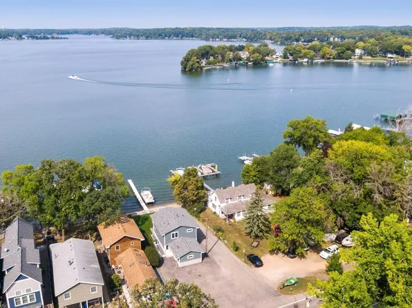 4000 Sunset Dr, Spring Park, MN 55384