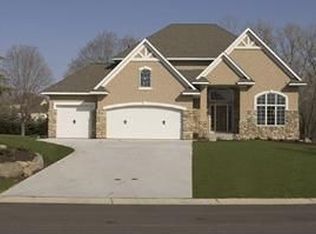18661 Ponderosa Ct, Eden Prairie, MN 55347