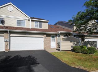 1216 Pecks Woods Dr, New Brighton, MN 55112