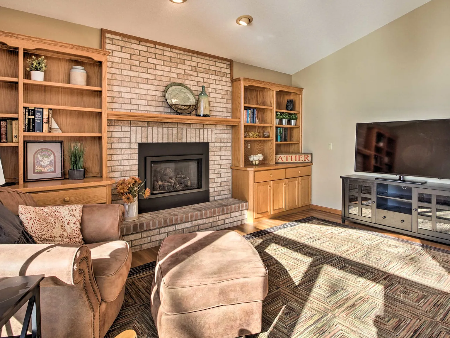 3 bed, 2086 sqft, $1,600 — Photo 4