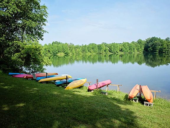 Nearby Black Hill Regional Park offers space for outdoor and water activities