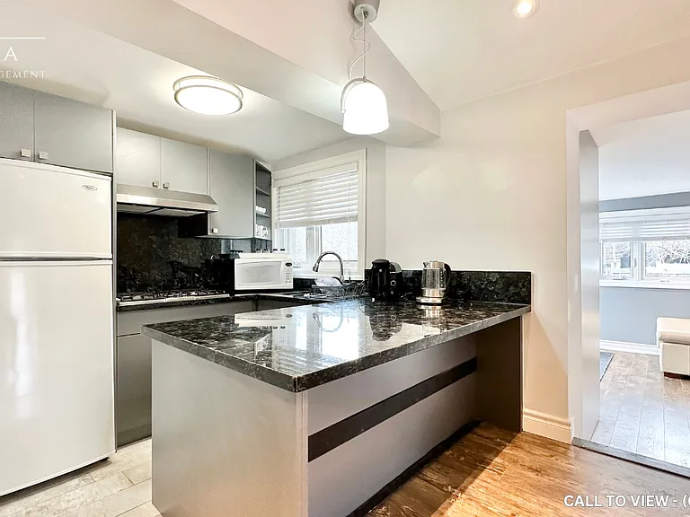 13854 Bathurst St #1 — Photo 2