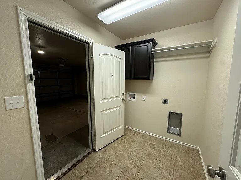 10113 Viola Ave — Photo 7