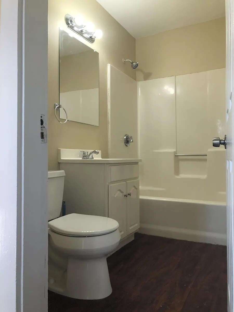 Building Photo - 21 Sycamore St #7